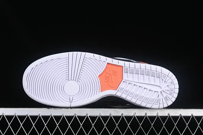 All categories Nk SB Dunk series Nk SB Dunk Low low-top sneakers Z version Tightbooth x Nk SB Dunk joint model Reverse Panda SB low-top casual sports skateboard shoes FD2629-100